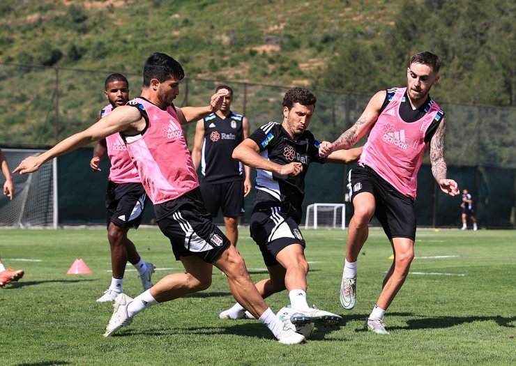 Beşiktaş, kondisyon ve taktik çalıştı