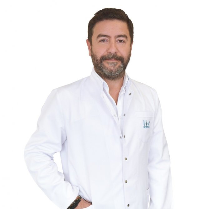 “Burun estetiği yapacak hekim 3 tekniğe de hakim olmalı”