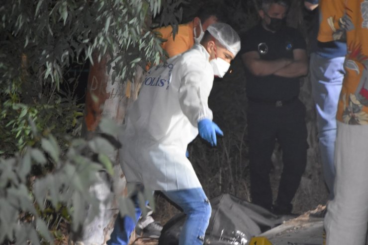 İçi toprak dolu çuvaldan erkek cesedi çıktı