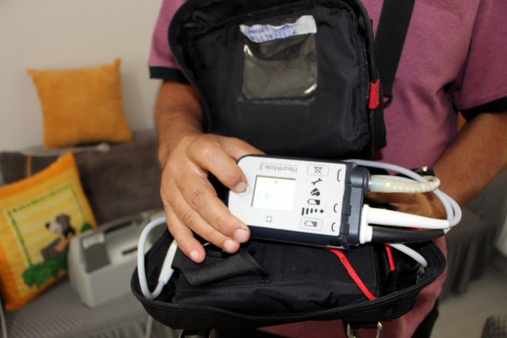 Kalbini çantasında taşıyor