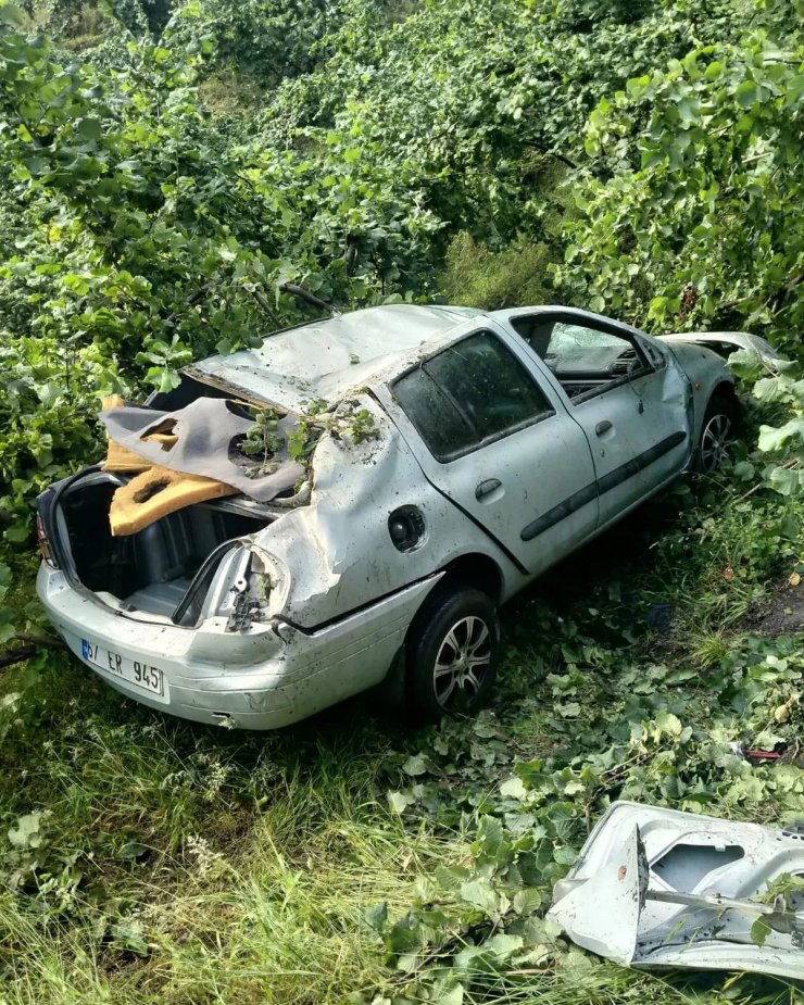 Otomobil, bahçeye uçtu; maden işçisi öldü, mesai arkadaşı yaralı