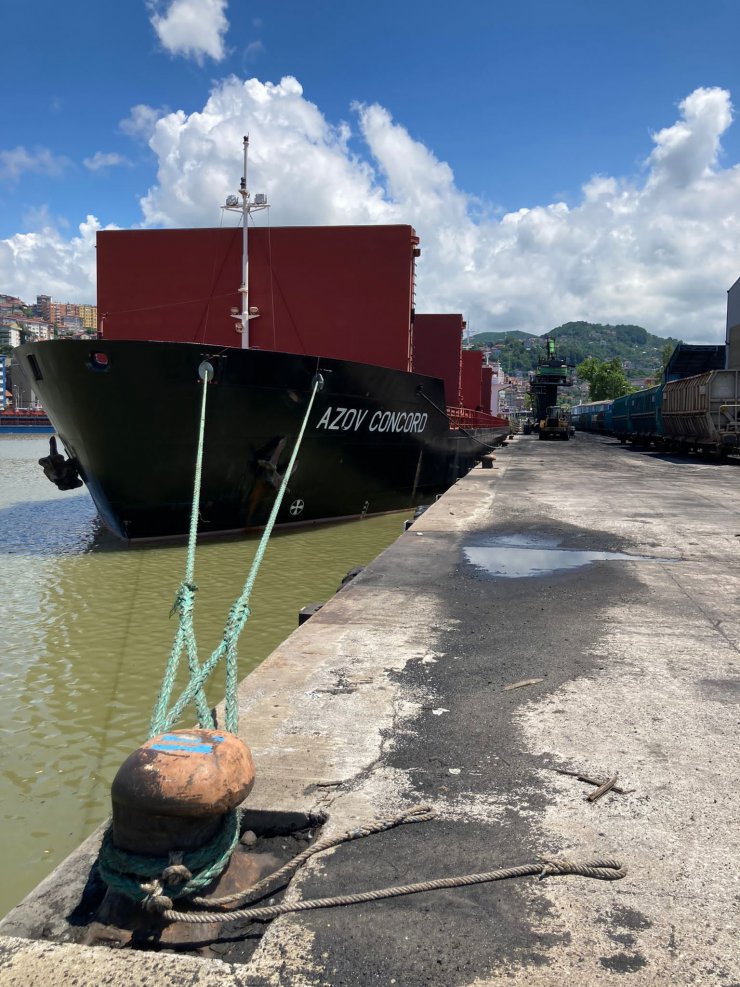 Ukrayna’dan çıkan gemi, Zonguldak'a geldi