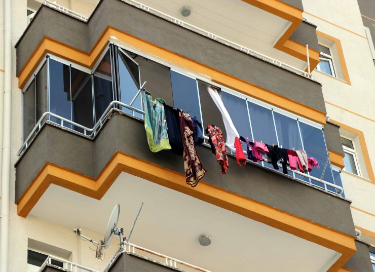 6'ncı kattan düşen 5 yaşındaki Belinay ağır yaralandı