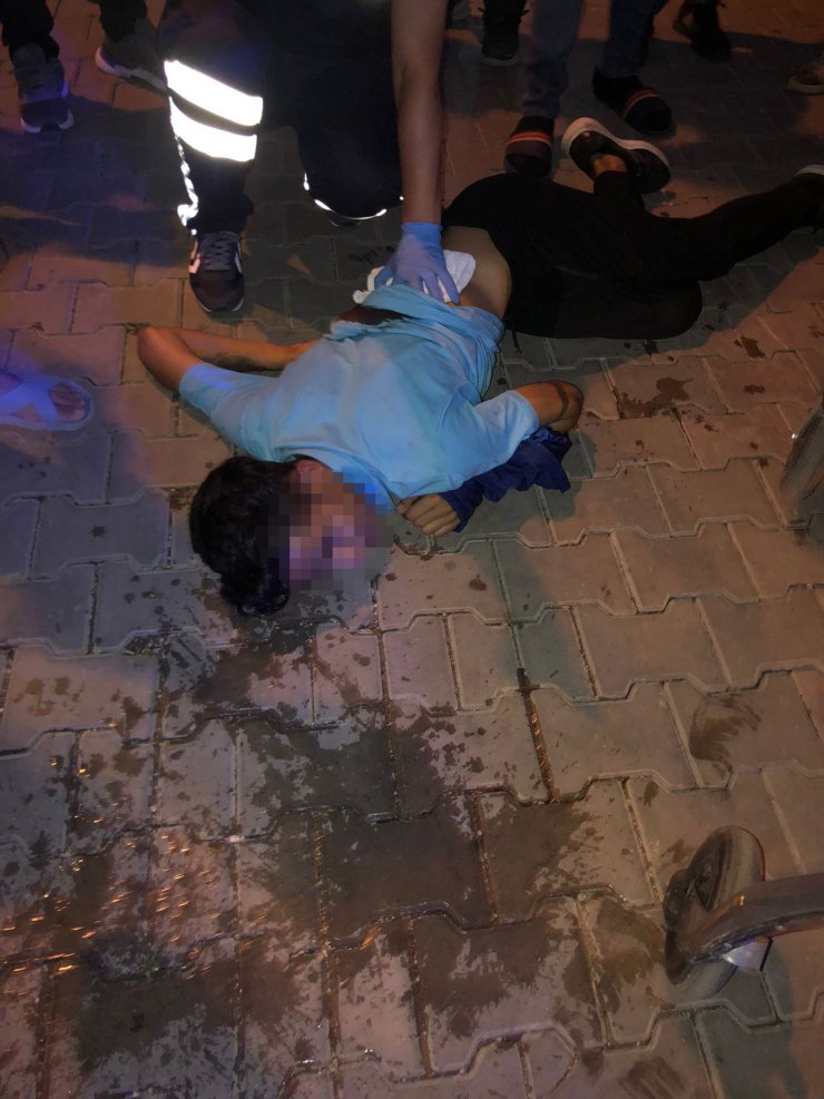 Bıçaklı 'kız' kavgası: 1 ağır yaralı