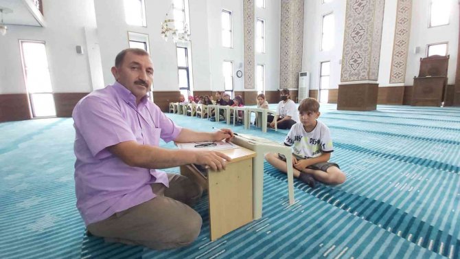 Camiler çocuk sesleriyle şenlendi