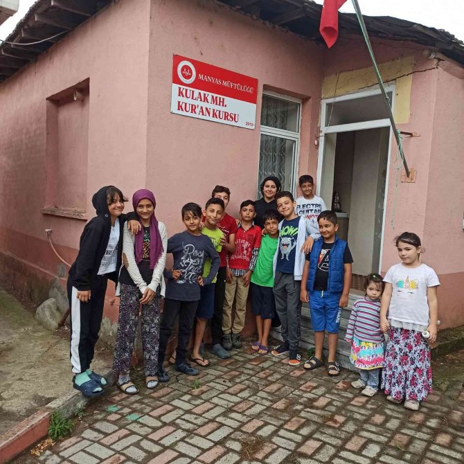 Camiler çocuk sesleriyle şenlendi