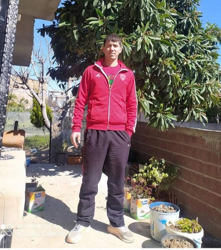 Çöp şiş yeme yarışmasını kazanamayınca parasız kalıp kapkaç yapmış