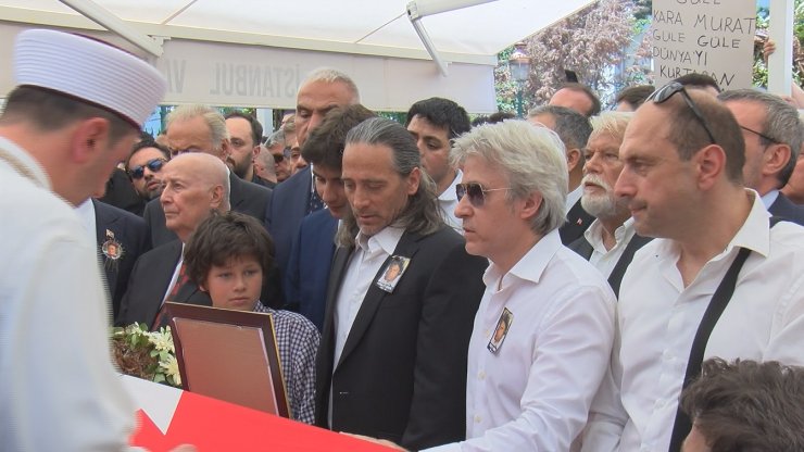 Cüneyt Arkın son yolculuğuna uğurlandı