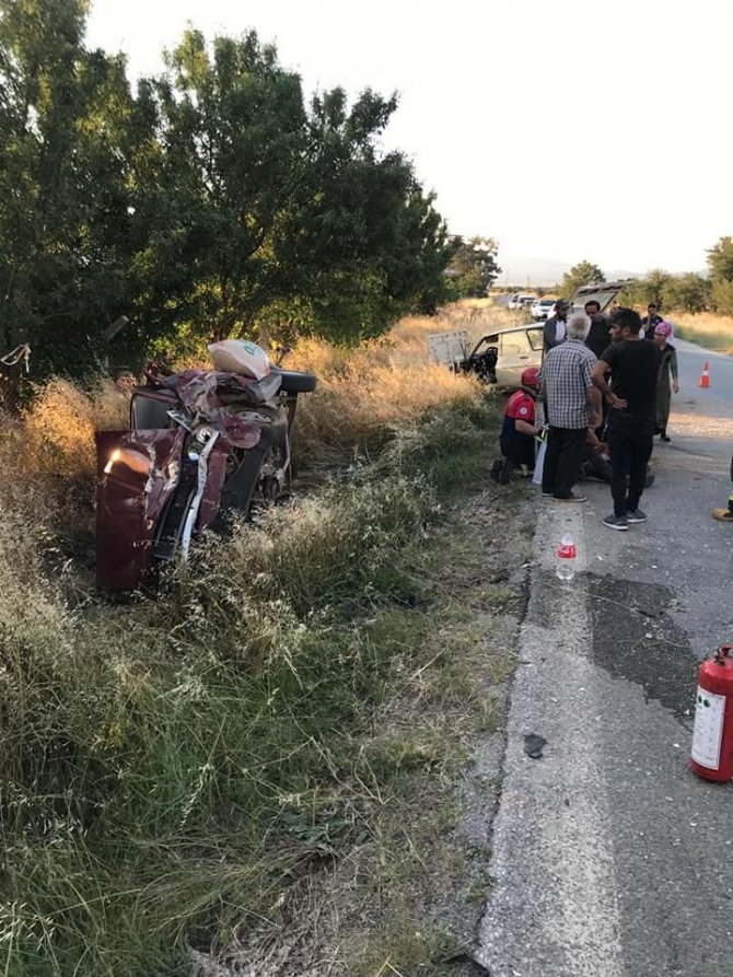 Feci kaza! 6 aylık bebek öldü, 4 yaralı