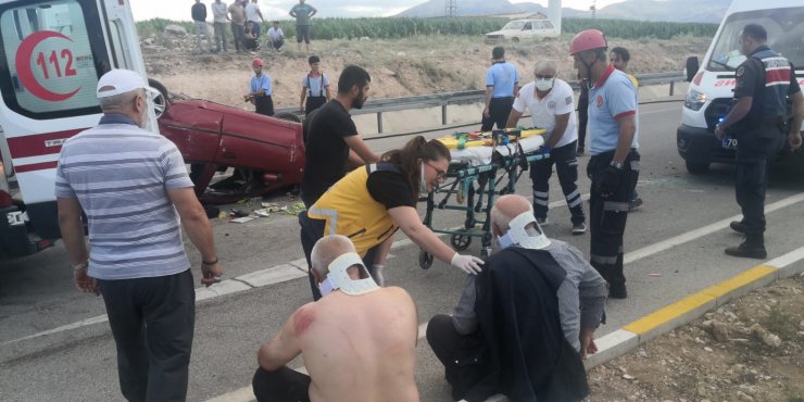 Karaman'da 2 otomobil çarpıştı: 4 yaralı