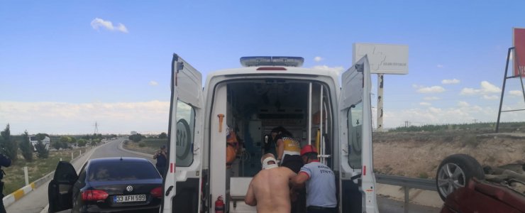 Karaman'da 2 otomobil çarpıştı: 4 yaralı