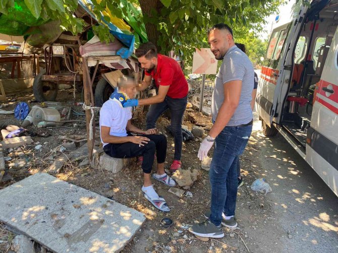 Kaza yapıp aracı ve yaralı kadını bırakıp kaçan sürücü, geri dönüp kazayı uzaktan izlerken yakalandı