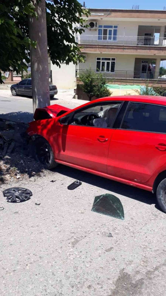 Kaza yapıp aracı ve yaralı kadını bırakıp kaçan sürücü, geri dönüp kazayı uzaktan izlerken yakalandı
