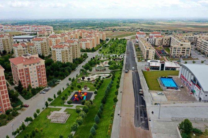 Meram Belediyesi asfaltlama ve altyapı çalışmalarını sürdürüyor