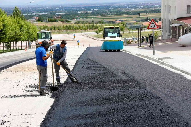 Meram Belediyesi asfaltlama ve altyapı çalışmalarını sürdürüyor