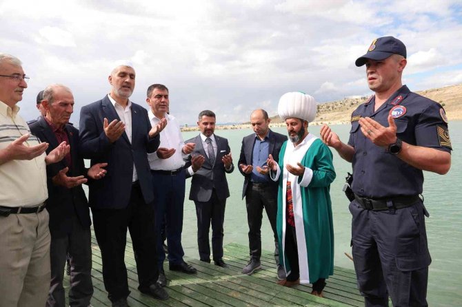 Nasrettin Hoca’nın köyünde göle maya çalındı