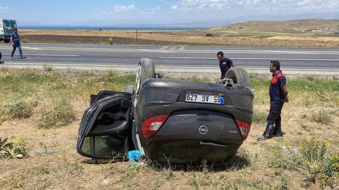 Otomobil takla attı: 3 yaralı