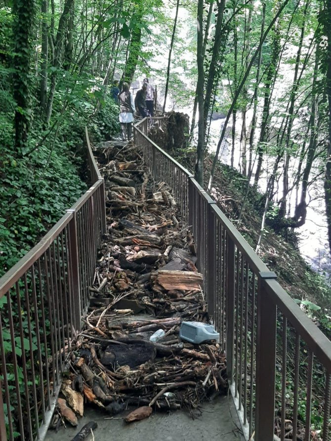 Sel suları turizm bölgelerini yıktı geçti