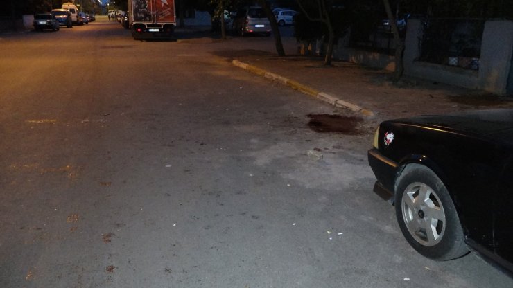 Sevgilisinin boğazını bıçakla kesti, yanına kimseyi yaklaştırmadı