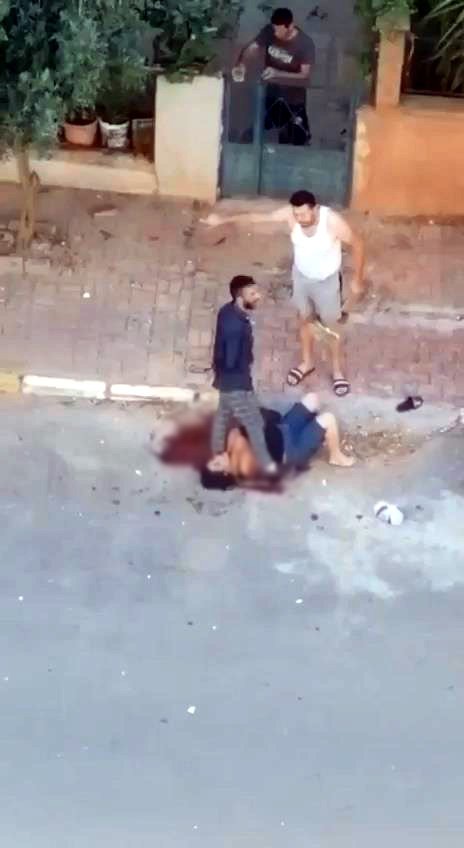 Sevgilisinin boğazını bıçakla kesti, yanına kimseyi yaklaştırmadı