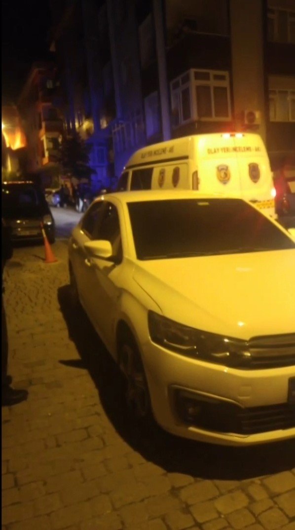 Tapu kavgasında eşini bıçakladı