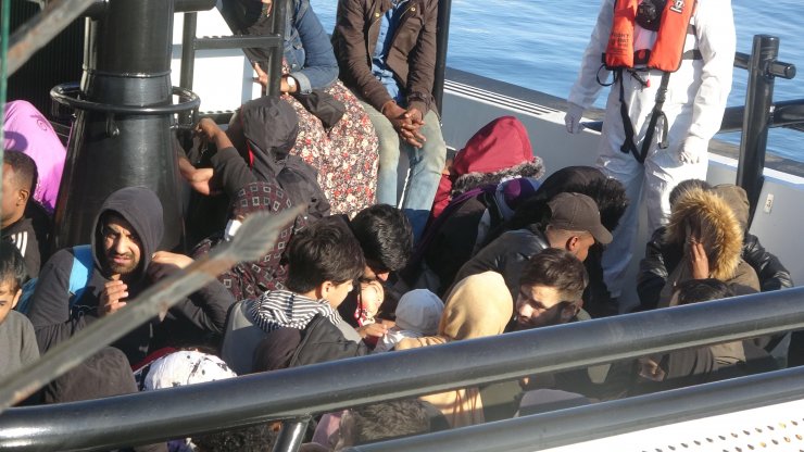 Teknede 59 kaçak göçmen yakalandı 