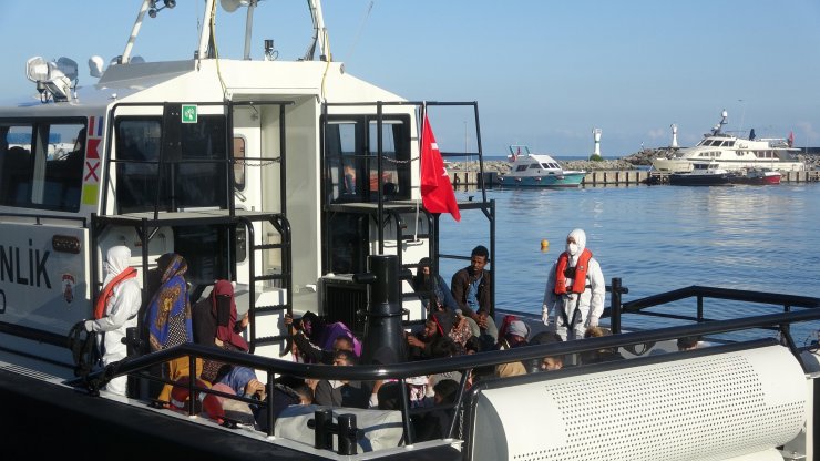 Teknede 59 kaçak göçmen yakalandı 