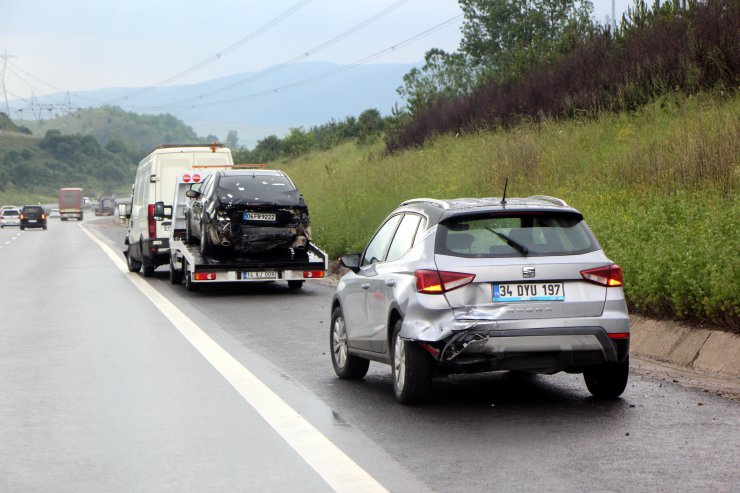 TEM'de 6 araç birbirine girdi, 8 yaralı