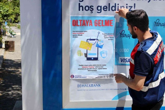 Vatandaşlara ‘Siber farkındalık’ eğitimi veridi