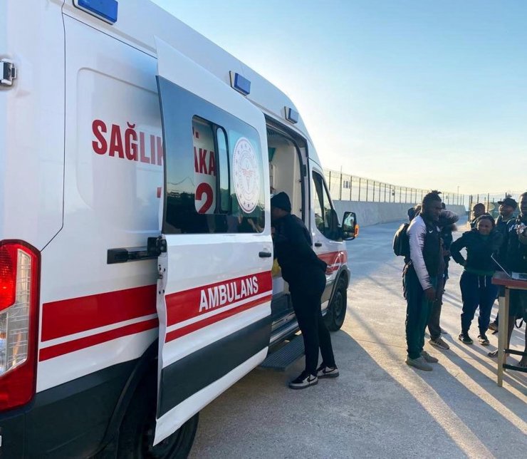 Yunanistan'a kaçmak isteyen kadın, botta doğum yaptı