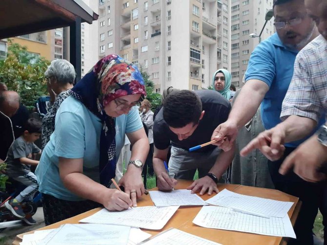 Zam için eylem yaptı, yöneticiden dayak yedi