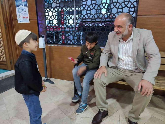 40 gün camiye giden çocuklara bisiklet