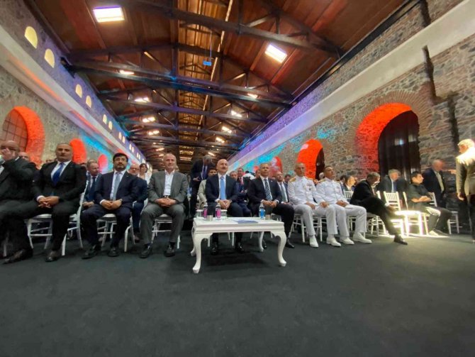 Bakan Karaismailoğlu: "Boğazdaki gemi trafiğini azaltacağız"