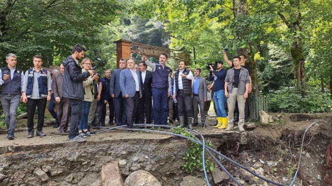 Bakan Murat Kurum afet bölgesinde