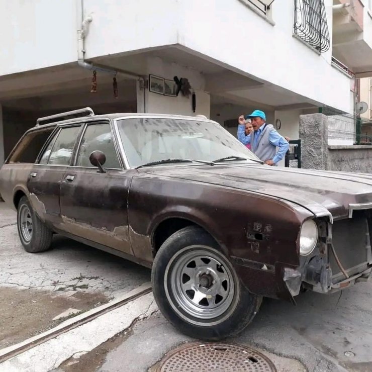 Çiftçinin klasik otomobil tutkusu