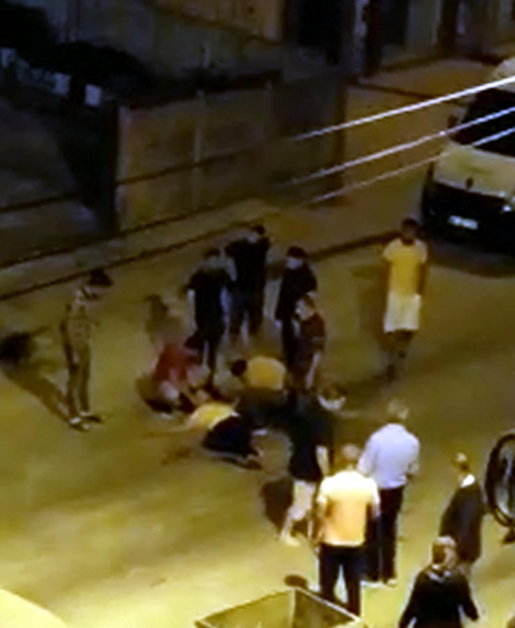 Evden çıkmasını isteyen ev sahibini bıçakla yaraladı