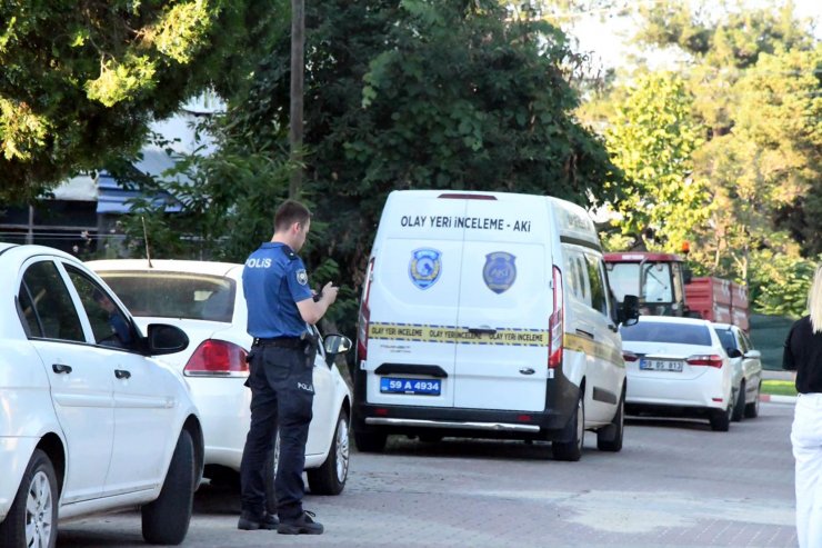 Genç kadın, tartıştığı eski nişanlısını bıçakla öldürdü