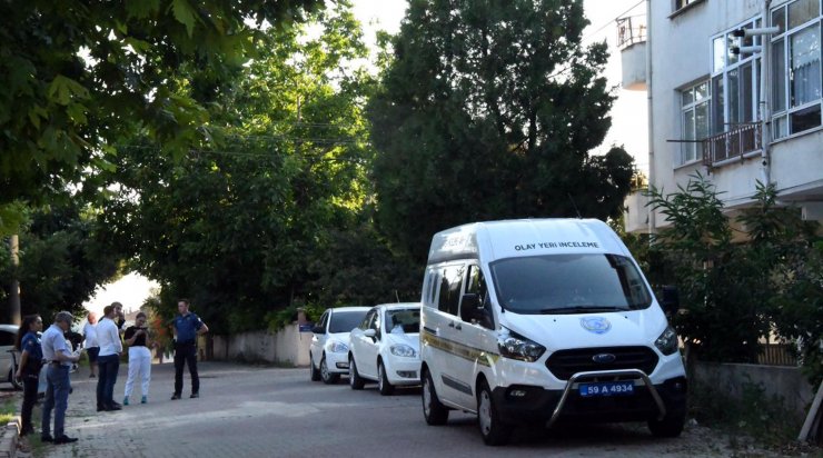 Genç kadın, tartıştığı eski nişanlısını bıçakla öldürdü