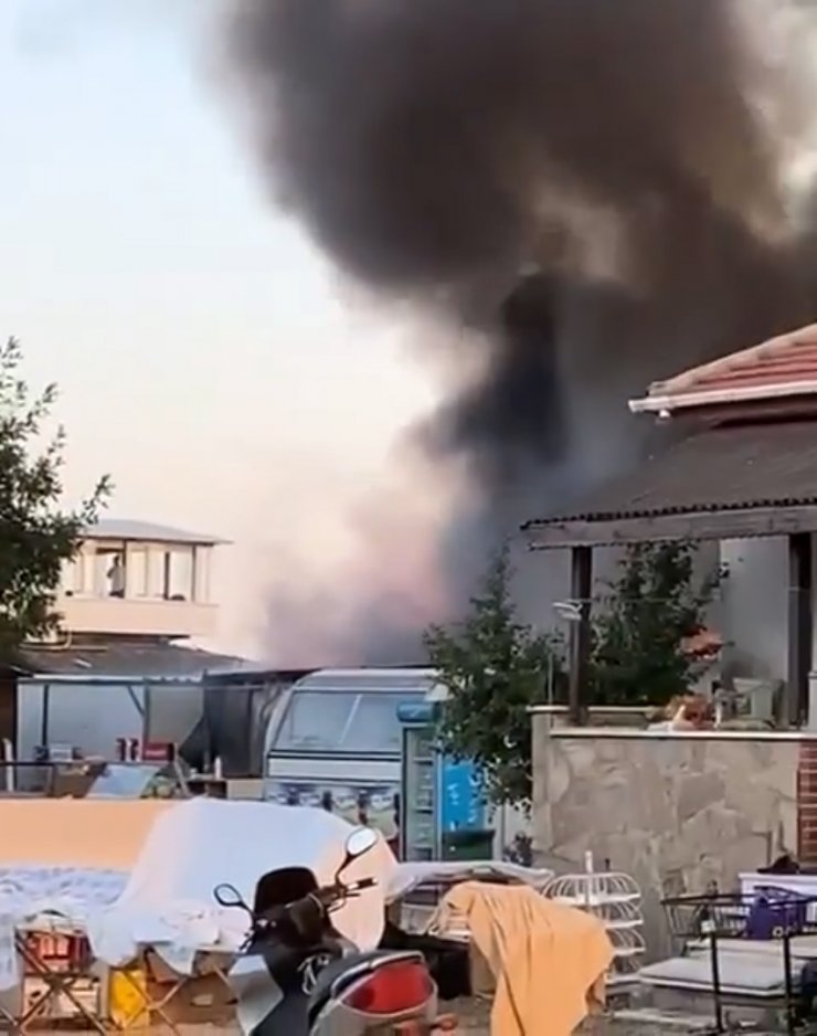 Keşan'da, işçilerin kaldığı konteynerlerde çıkan yangın korkuttu