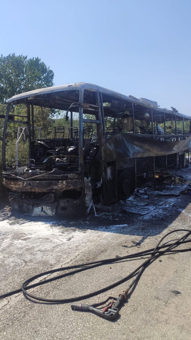 Otobüs alev alev yandı