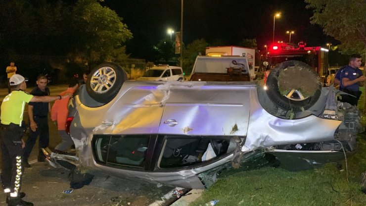 Ağaca çarpan otomobil takla attı: 1’i ağır 2 yaralı