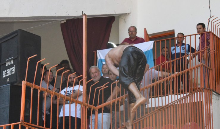 Kırkpınar'da sürpriz; Ali Gürbüz elendi