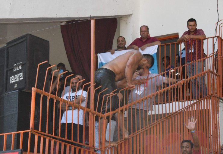 Kırkpınar'da sürpriz; Ali Gürbüz elendi