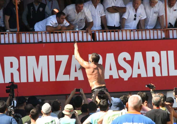 Kırkpınar'da sürpriz; Ali Gürbüz elendi