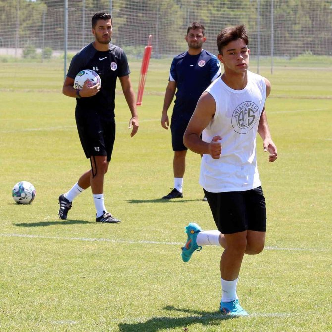 Antalyaspor, hazırlıklarını salonda sürdürdü