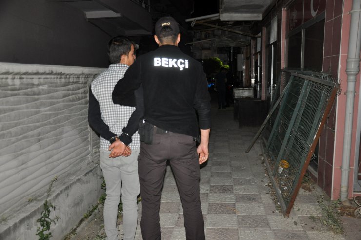 Bıçaklı kavgada ağır yaralandı