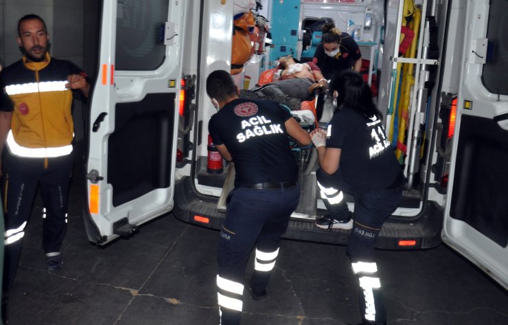 Bıçaklı kavgada ağır yaralandı