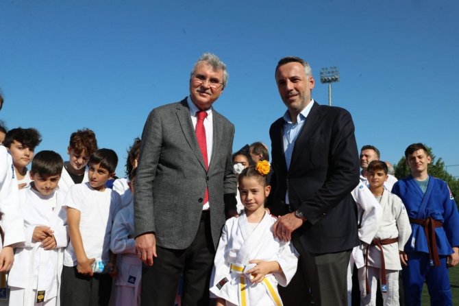 Dünya yıldızları bu okulda keşfediliyor