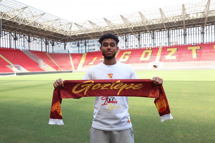 Göztepe'de imza şov başladı