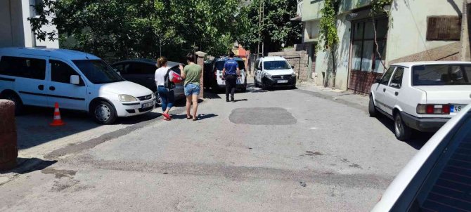 Ekmek almaya giderken bacağından vuruldu